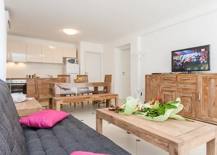 Kukuriku アパート バスカ