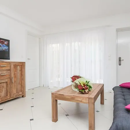 Kukuriku Apartman *